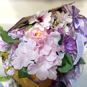 Carte Cu Margarete Roz și Bujori Lila - casă & stil de viață - decorațiuni de casă - accesorii florale - cutii cu flori - Artynos.ro