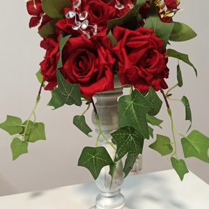 Sfeșnic înalt Alb Cu Trandafiri Roșii - casă & stil de viață - decorațiuni de casă - decorațiuni de masă și rafturi - decorațiuni de masă - Artynos.ro