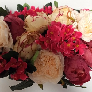 CUTIE LAVENDER CU BUJORI ȘI HORTENSIE BEJ ȘI ROȘU - casă & stil de viață - decorațiuni de casă - accesorii florale - cutii cu flori - Artynos.ro