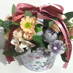 GHIVECI HAPPY EASTER CU FLORI MOV, ROZ, GRENA, Casa & Stil de viata, Decoratiuni de casa, Accesorii florale, Cutii cu flori, Aranjament de flori, ARTYNOS