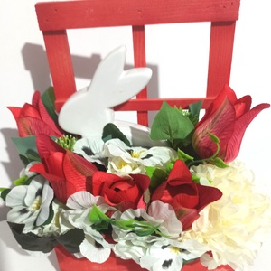 Fereastra Lemn Rosie Cu Iepure Alb si Panselute Albe, Casa & Stil de viata, Decoratiuni de casa, Decoratiuni de masa si rafturi, Decoratiuni de masa, Aranjament de flori, ARTYNOS