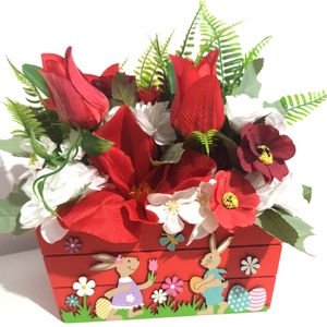 Ladita Rosie Cu Magnolii si Lalele Rosii, Casa & Stil de viata, Decoratiuni de casa, Decoratiuni de masa si rafturi, Decoratiuni de masa, Aranjament de flori, ARTYNOS