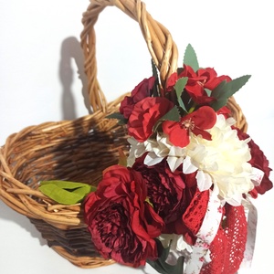 Coș Mediu Răchită Cu Flori Roșii și Albe - casă & stil de viață - decorațiuni de casă - decorațiuni de masă și rafturi - boluri decorative - Artynos.ro