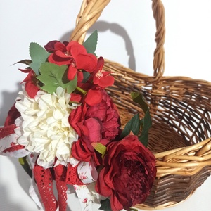 Coș Mediu Răchită Cu Flori Roșii și Albe - casă & stil de viață - decorațiuni de casă - decorațiuni de masă și rafturi - boluri decorative - Artynos.ro