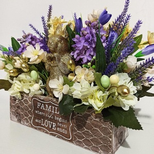 Lădiță Lemn Cu Iepure Ceramică și Flori Galbene și Mov - casă & stil de viață - decorațiuni de casă - accesorii florale - cutii cu flori - Artynos.ro