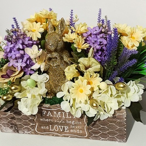 Cutie Family cu iepure lavanda si liliac, Decor de sarbatori, Decoratiuni de Paste, Alte creatii de Paste, Aranjament de flori, ARTYNOS