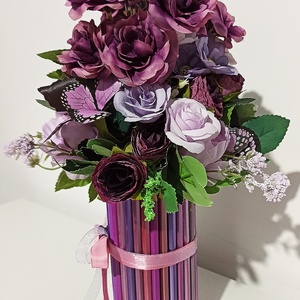 Cutie din creioane violet cu trandafirași violet - casă & stil de viață - decorațiuni de casă - accesorii florale - cutii cu flori - Artynos.ro