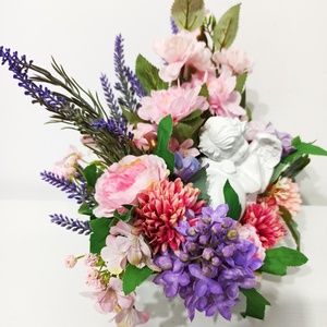 Decorațiune cu îngeraș din ceramică alb, lavandă, liliac și crenguță de cireș roz - casă & stil de viață - decorațiuni de casă - decorațiuni de masă și rafturi - boluri decorative - Artynos.ro