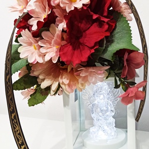 Decorațiune felinar cu led și îngeraș, crizantemă și floricele roz - casă & stil de viață - decorațiuni de casă - decorațiuni de masă și rafturi - cutii de decor - Artynos.ro