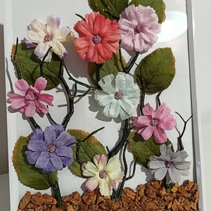 Rama tablou cu bucati de lemn cu sclipici si floricele - Artynos.ro