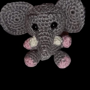 Elefant mini, , , Figurina amigurumi din crosetat 100% bumbac de 9 cm inaltime.
Se poate spala la masina.
Il pot face..., ARTYNOS