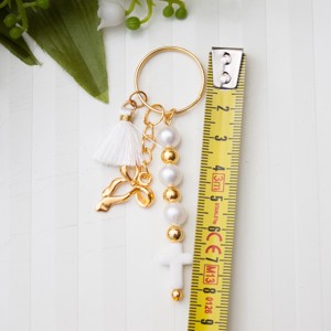 Breloc, ornament pentru geantă - Cruce alb/dorat -  - Artynos.ro