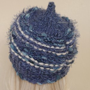 LUCA-SAPI / albastru - Șapcă din lână cu design boem tricotat manual - îmbrăcăminte și modă - eșarfe, pălării, fularuri - căciulă - Artynos.ro