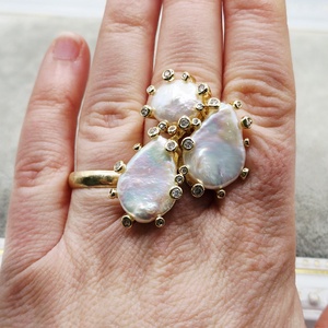 Inel auriu, reglabil, 3 perle naturale - bijuterii - inele - inele cu perle - Artynos.ro