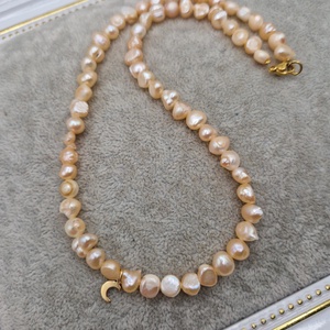 Choker Perle naturale roz somon Aur filat semiluna, Bijuterii, Coliere, Coliere din perle, Confectionarea bijuteriilor, ARTYNOS