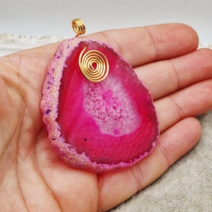 Pandantiv Agata fucsia cu anou 48x46mm - bijuterii - coliere - pandative - Artynos.ro