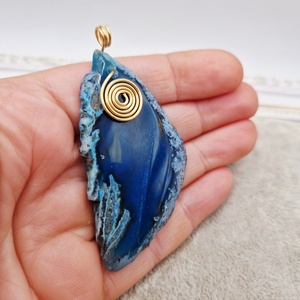 Pandantiv Agata albastra cu anou 58x33mm - Artynos.ro