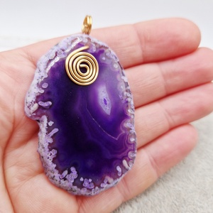 Pandantiv Agata mov cu anou 50x34mm - Artynos.ro