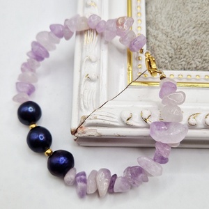Bratara Ametist / Perle negre, Bijuterii, Bratari, Bratari din perle, Confectionarea bijuteriilor, Bratara realizata din ametist lavanda si perle negre de cultura (naturale).
Lungime 18cm (se modifi..., ARTYNOS