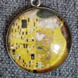 Cercei inspirați de Klimt cu accesorii medicale din oțel -  - Artynos.ro