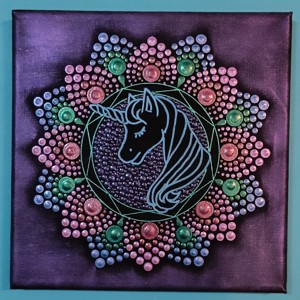 "Micul unicorn" mandala punctata, , , Mandala unica punctata cu vopsea acrilica pe panza intinsa.

Dimensiune: 20x20 cm

Una dintre maril..., ARTYNOS