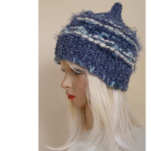 LUCA-SAPI / albastru - Sapca din lana cu design boem tricotat manual, Imbracaminte si moda, Esarfe, palarii, fularuri, Caciula, Impletitura, ARTYNOS