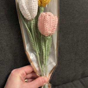 Buchet de flori crosetate - lalele, Casă & Stil de viață, Accesorii pentru decorat casa, Suport de flori, Buchete de flori, Croșetat, Cusătură, ARTYNOS