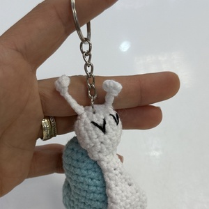 Breloc crosetat manual Melc inima  - geantă și husă - accesorii genți - breloc - Artynos.ro