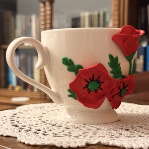 Cana cu decor lucrat manual �Buchet Maci - casă & stil de viață - echipamente de bucătărie - accesorii de servire - căni - Artynos.ro