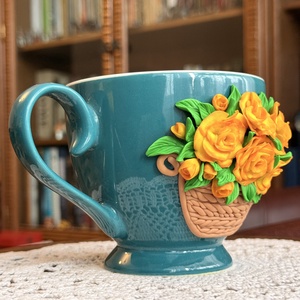 Cana cu decor lucrat manual �Coșuleț cu flori - casă & stil de viață - echipamente de bucătărie - accesorii de servire - căni - Artynos.ro