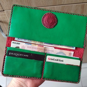 Portofel Lung din Piele Tabacita Vegetal � Verde Smarald cu Interior Rosu (Handmade), Genti si portofele, Portofele, huse, suporturi, Portofele, Portofele dama, Pielarie, ARTYNOS