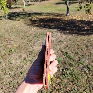 Portofel înalt din piele naturală, gravat și pictat manual, model Peisaj Rural - genți și portofele - portofele, huse, suporturi - portofele - portofele damă - Artynos.ro