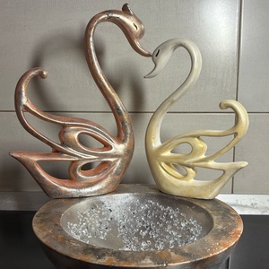 Lebede indragostite, Casă & Stil de viață, Accesorii pentru decorat casa, Decorațiuni de masă și decorațiuni pentru rafturi , Decorațiuni de masă, Ceramică, ARTYNOS