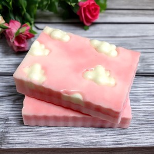 Săpun de lapte de capră Raspberry panacotta / mare / - baie și frumusețe - săpunuri și articole de igienă - săpun artizanal - Artynos.ro