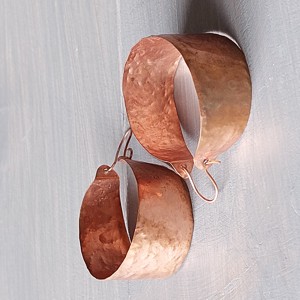 Cercei largi din cupru - bijuterii - cercei hoops - Artynos.ro Cercei largi din cupru - bijuterii - cercei hoops - Artynos.ro