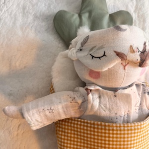 Set casa textila si iepuras de plus mare - 41 cm - jucării și echipamente pentru copii - jucării și accesorii pentru copii - păpuși de joacă - Artynos.ro