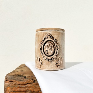 Recipient ciment decorat manual si incarcat cu ceara soia 200ml, Casă & Stil de viață, Lumânări, parfumuri, arome, Lumânare - lumânări artizanale, Ceramică, Lumânare și fabricarea lumânărilor, ARTYNOS