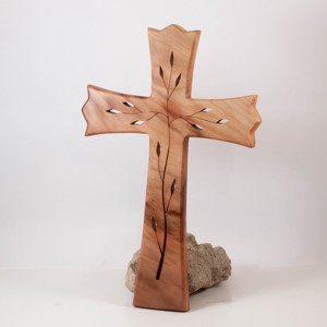 Cruce din lemn cu model, cruce de perete  - Artynos.ro