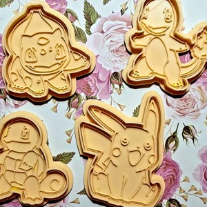 Set de forme pentru fursecuri Pokémon – Figurine Pikachu si alte personaje Pokémon – 4 piese – Imprimate 3D, , , Set de forme pentru biscuiti si stampile din plastilina Pokémon (4 piese)

Pika Pika! ⚡

Acum poti ..., ARTYNOS