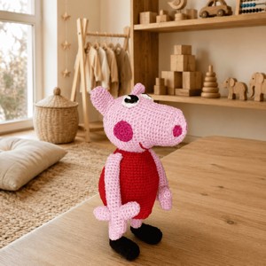 Jucarie amigurumi Peppa Pig crosetata manual � Personaj de basm premium, moale ca puful, potrivit pentru bebelusi - Artynos.ro