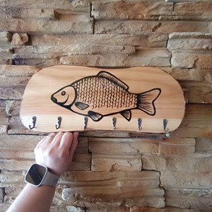 Suport de perete din lemn pentru pescari - Artynos.ro