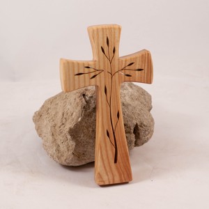 Cruce din lemn modelată, cruce de perete -  - Artynos.ro