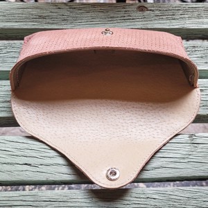 Pink guard - husă din piele pentru ochelari -  - Artynos.ro