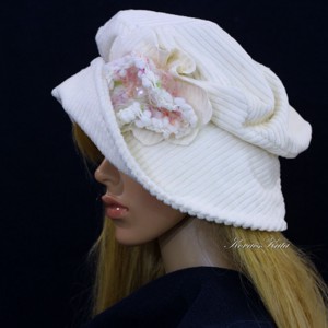 ANDERSEN - palarie cu design din catifea alba, Imbracaminte si moda, Esarfe, palarii, fularuri, Palarie, Cusatura, ARTYNOS