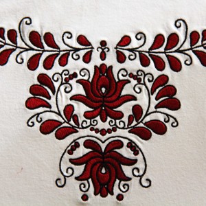 Tricou Szekler brodat - alb - îmbrăcăminte și modă - haine damă - tricou și top de damă - Artynos.ro