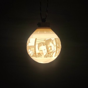 Un ornament stralucitor pentru pomul de Craciun cu propria fotografie, text, , , ARTYNOS