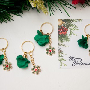 Breloc, geantă ornament Crăciun - floare verde ciucure fulg de nea aur -  - Artynos.ro