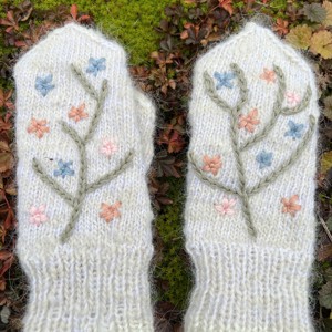 Manusi handmade din lana de alpaca - Artynos.ro