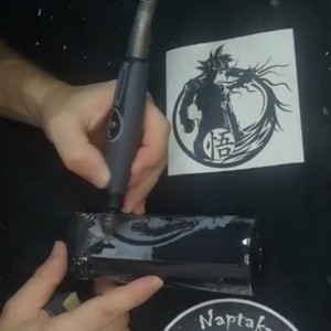 Son Goku și dragonul � Pahar de sticlă gravat manual  -  - Artynos.ro