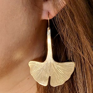 Cercei speciali din alamă GINKGO BILOBA - bijuterii - cercei cu figurine - Artynos.ro Cercei speciali din alamă GINKGO BILOBA - bijuterii - cercei cu figurine - Artynos.ro